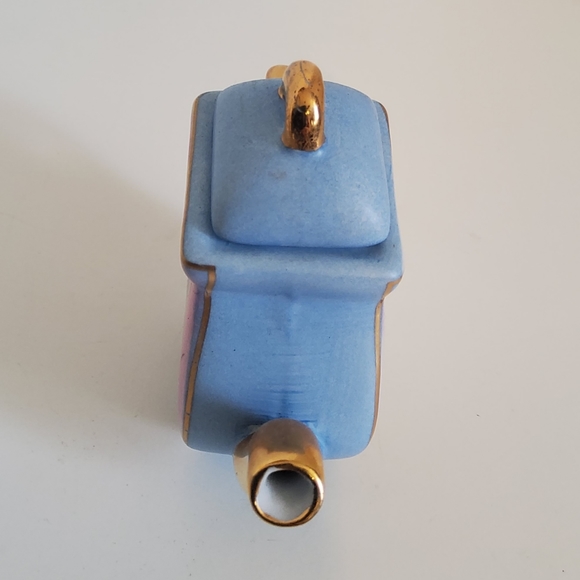 Vintage Novelty Dog and Puppies Ceramic Miniature Teapot - Picture 4 of 8